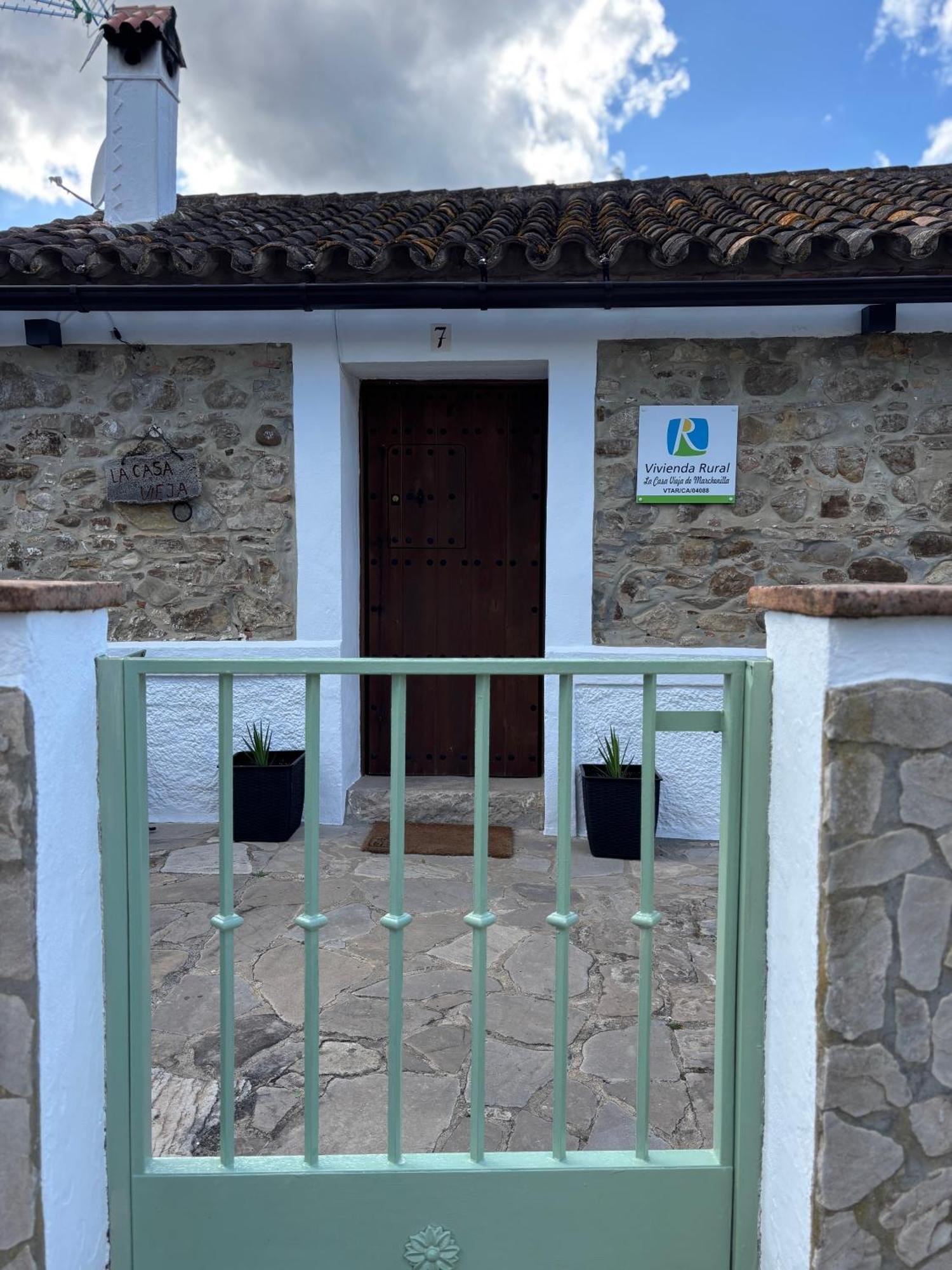 הוילה חימנה דה לה פרונטרה La Casa Vieja De Marchenilla מראה חיצוני תמונה
